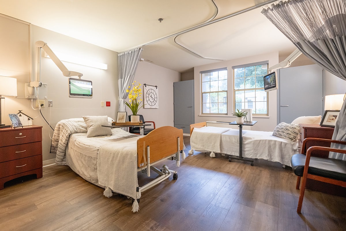 semi-private bedroom at Arbor Post Acute