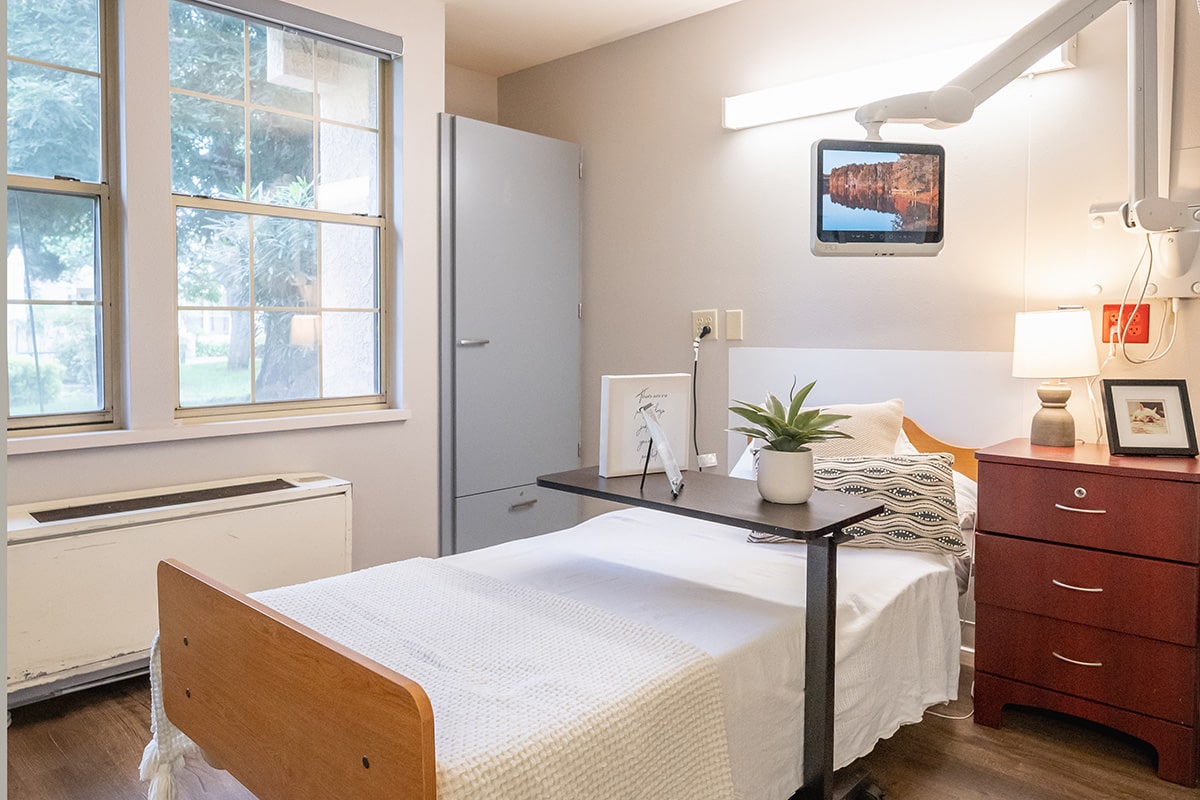 private bedroom at Arbor Post Acute